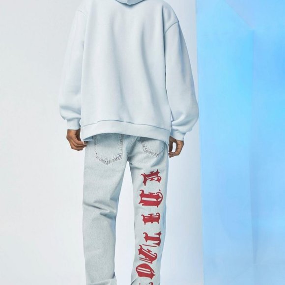 BOOHOO MAN RELAXED FIT TEXT DOVE PRINT JEAN - Picture 3 of 5